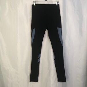 Yuna Classic Fashion Leggings Size S/M